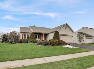2620 Fieldview Dr, Macungie, PA 18062