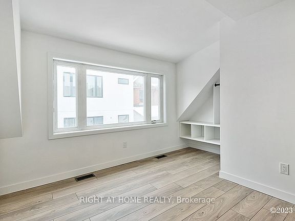5th image of 48 Lanark Ave