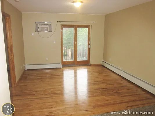 Rented by Realty 2000 Corp | media 10