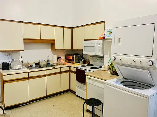 13 S Morris Street — Photo 2