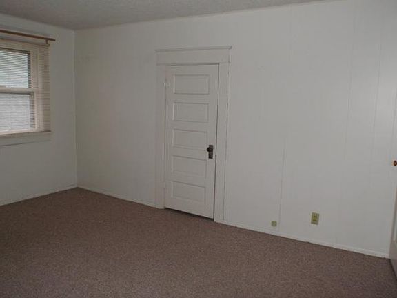 5th image of 431 Daly Ave APT 3