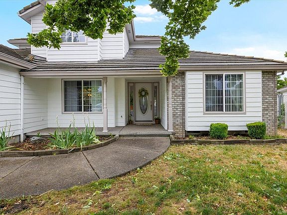 2nd image of 752 Mallory Ct