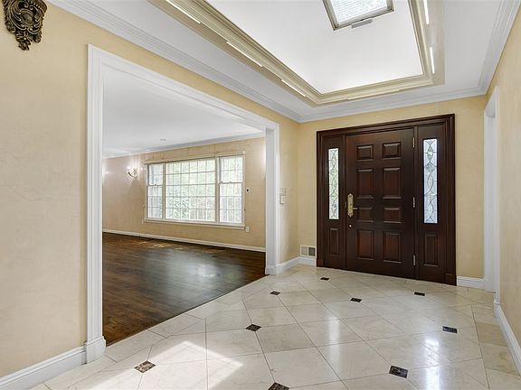2nd image of 901 S Orange Ave