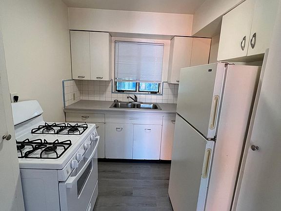 5th image of 2626 E Glenn St