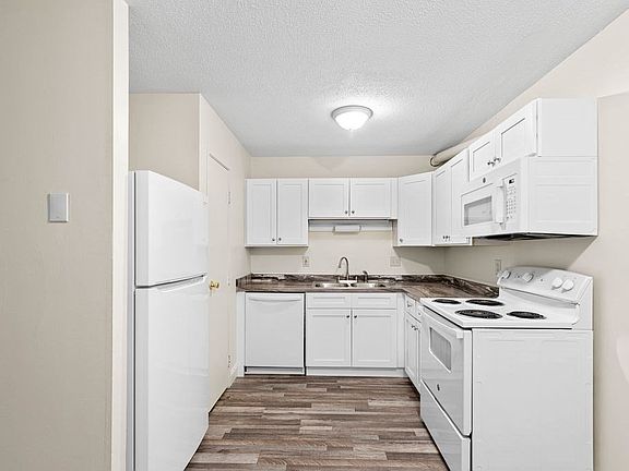 3rd image of 15 Chapel Hill Dr APT 1