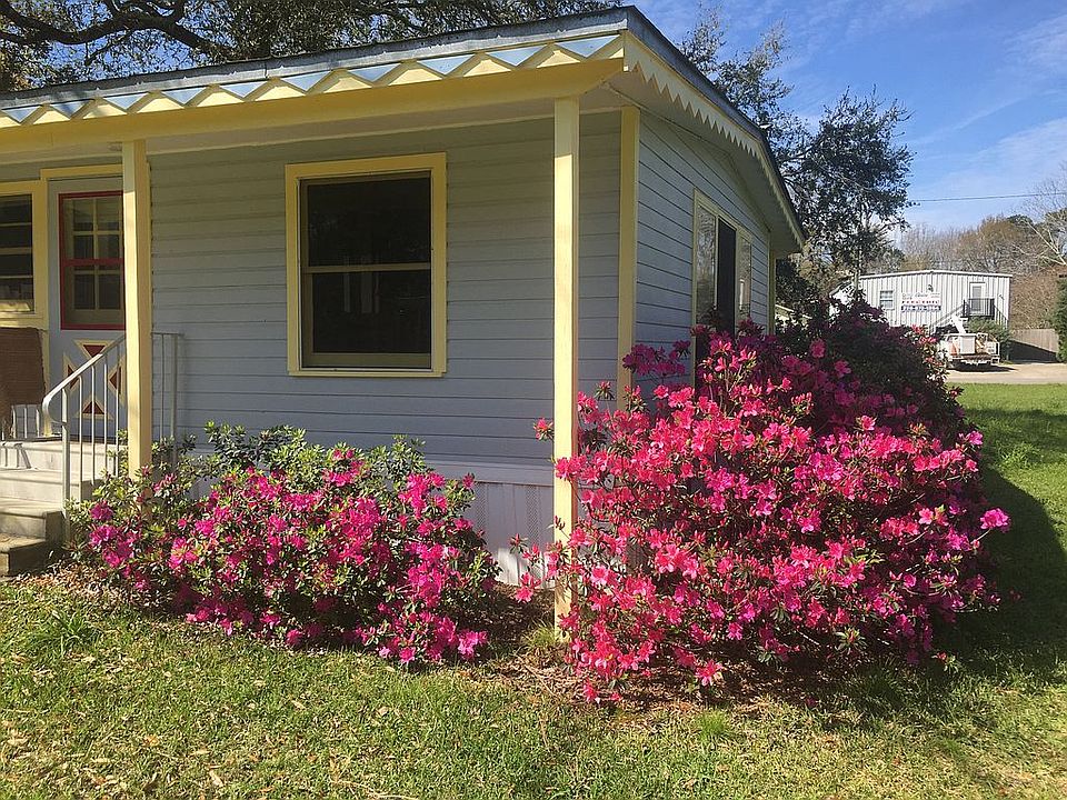 2nd image of 511 Azalea Dr