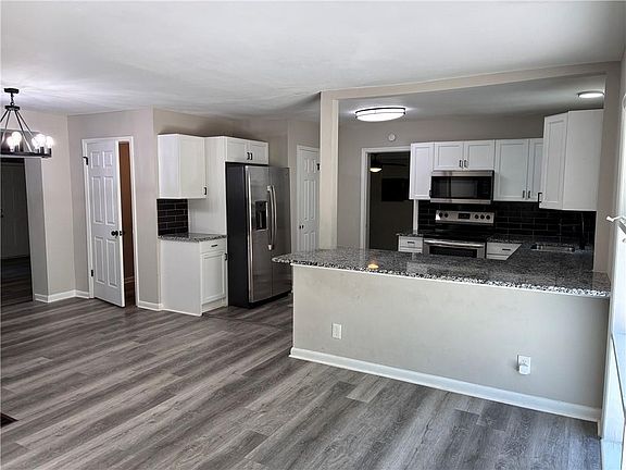 4th image of 3490 Primrose Pl