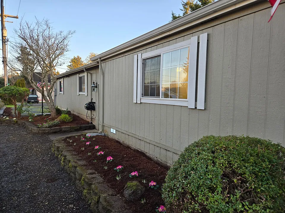 301 SE Port Ave