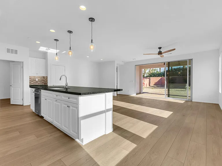 51670 Whiptail Dr — Photo 7