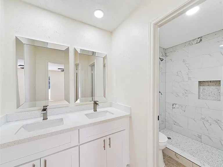 14006 Briarworth Dr — Photo 16
