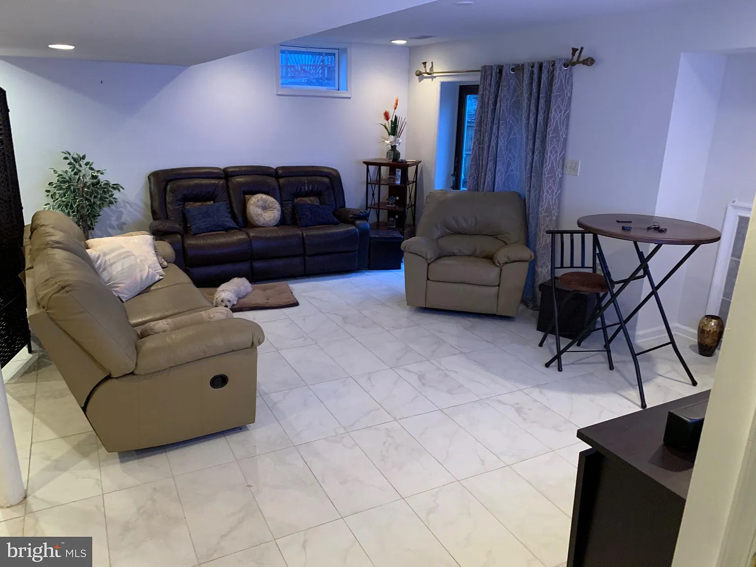4 bed, 3.5 bath, 2148 sqft, $3,600 — Photo 4