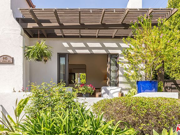 3rd image of 445 N Lucerne Blvd