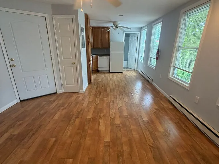 31 Kiernan Ave — Photo 2