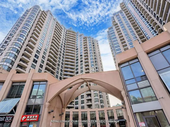 15 Northtown Way #929, Toronto, ON M2N 7A2