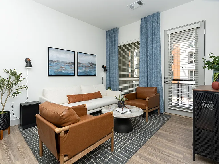 Legacy Metro 525 — Photo 24