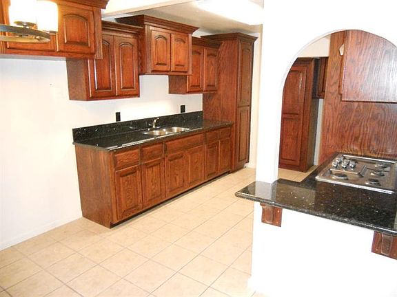 5th image of 450 S Argyle Ave APT 106