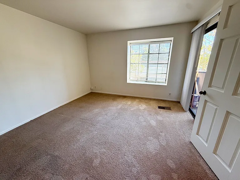 8880 Villa La Jolla Dr #214 — Photo 14