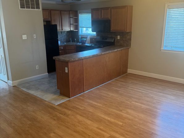 3225 Victory Blvd APT B