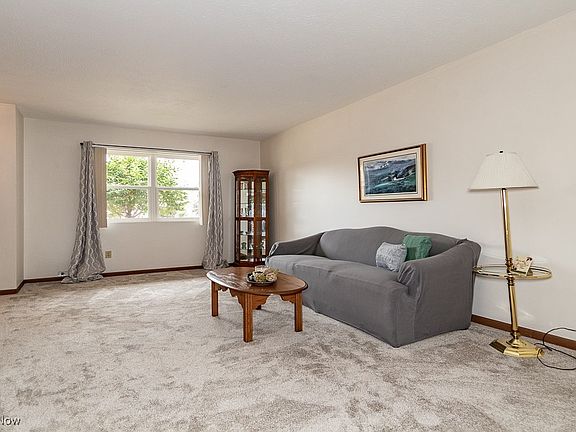 2nd image of 875 Brittney Ct