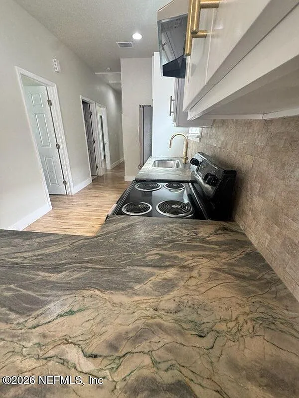 2 bed, 2.0 bath, 765 sqft, $1,800 — Photo 3