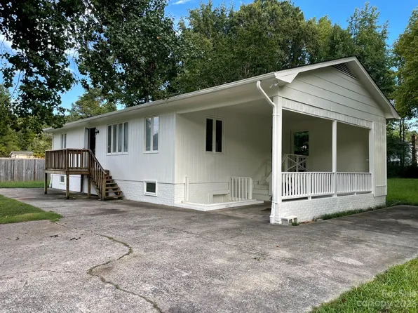 5700 Hickory Grove Rd, Charlotte, NC 28215