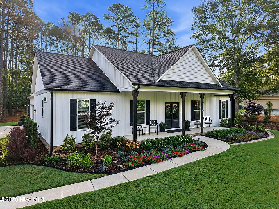 1st image of 105 Stallion Drive