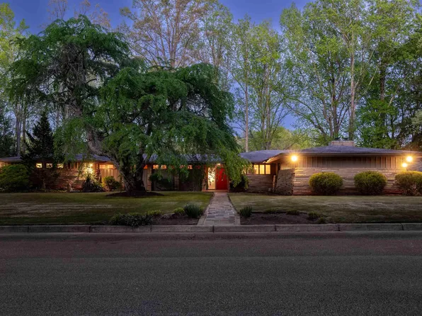 22 Lakecrest Dr, Greenville, SC 29609