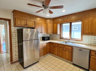 18 Alexander Ave FLOOR 2, Medford, MA 02155