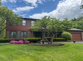 375 Sunset Dr, Northfield, IL 60093