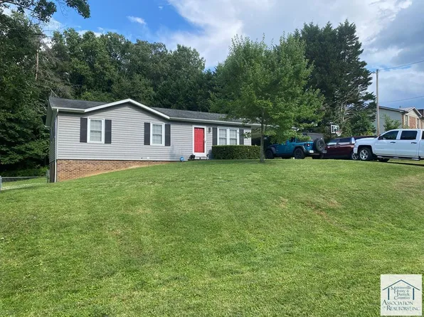 109 Pleasant Dr, Martinsville, VA 24112