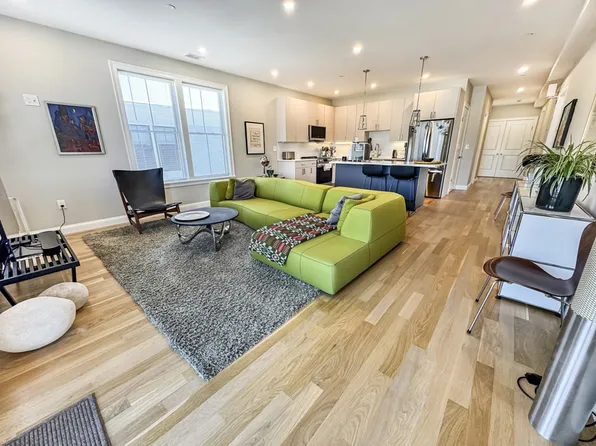 40 Waverly St, Brighton, MA