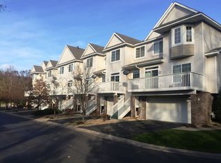 2320 Lower Afton Rd E UNIT 412, Maplewood, MN 55119