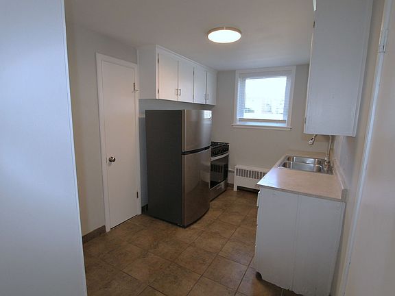 5th image of 4723 Cass St #4732-1