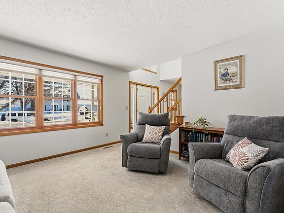 3rd image of 2227 Viola Heights Dr NE