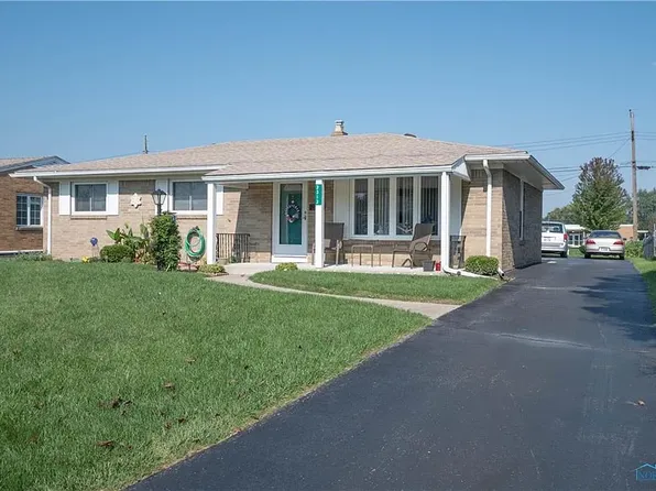 3313 N Eastmoreland Dr, Oregon, OH 43616