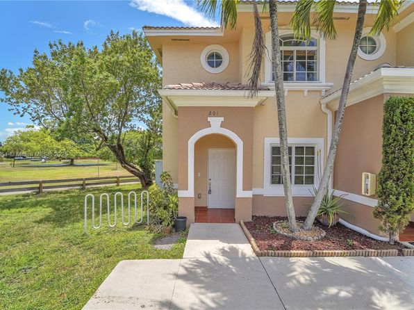 7210 NW 174th Ter APT 201