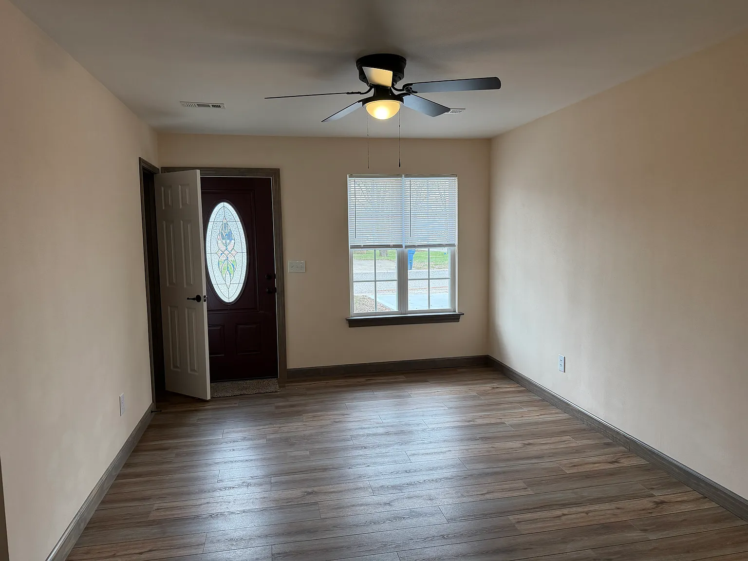 2 bed, 768 sqft, $1,125 — Photo 3