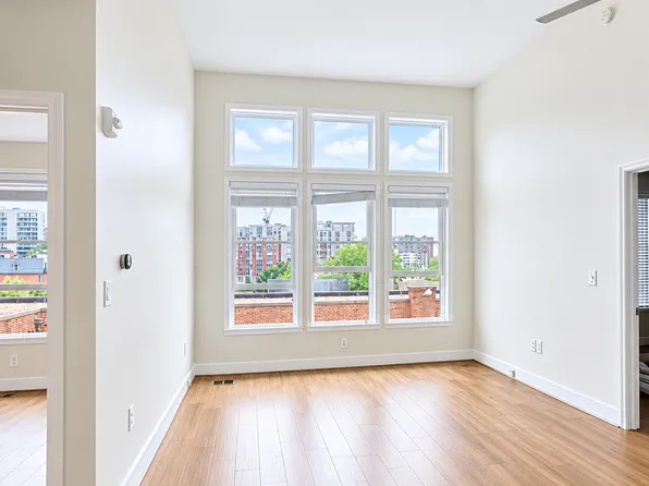 1511 N Rolfe St APT 402, Arlington, VA 22209