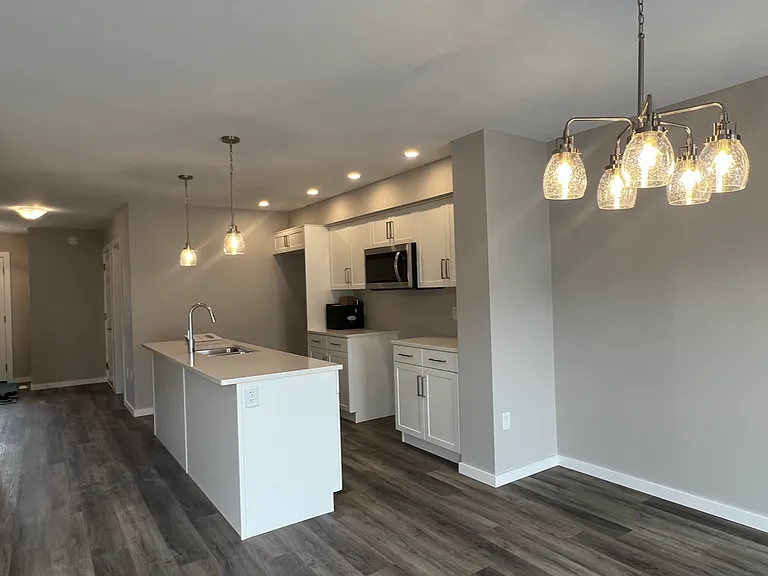 31 Ivy Row #31 — Photo 3