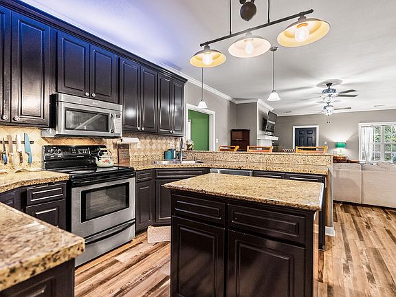 4th image of 1161 Angel Dr