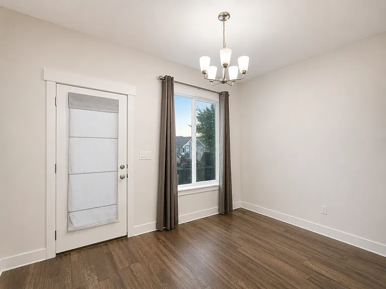 221 W Whitewater Dr — Photo 4