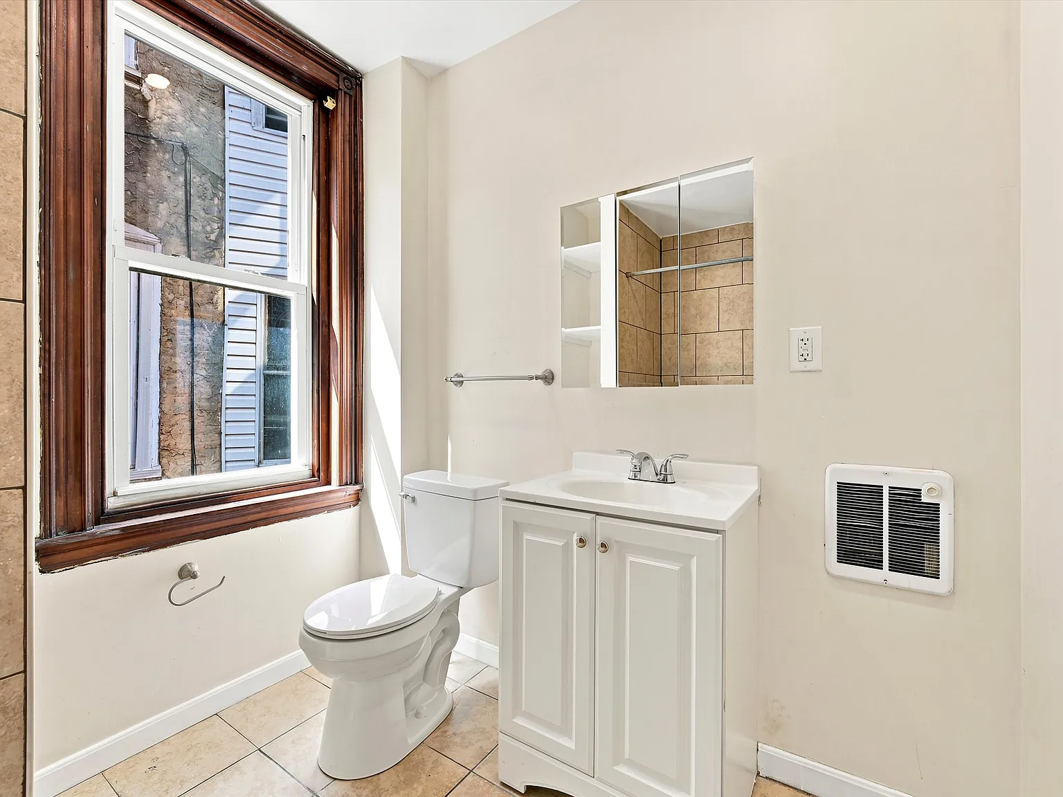 2 bed, 1800 sqft, $1,660 — Photo 2