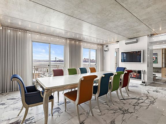 5th image of 1055 River Rd #Penthouse 8