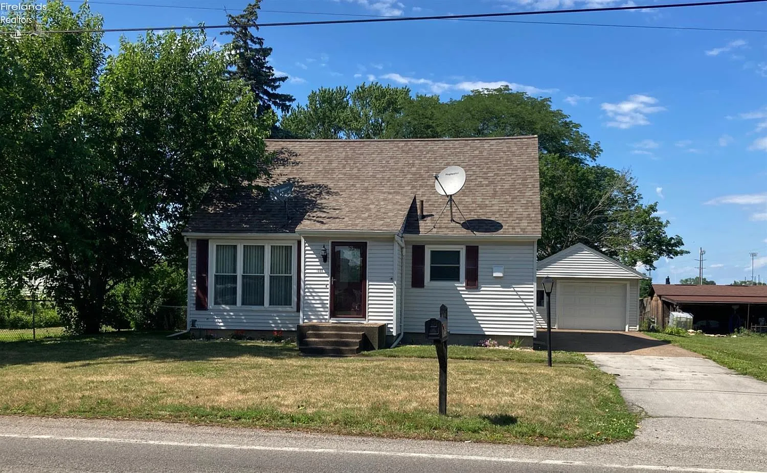 1009 W Strub Rd photo 1