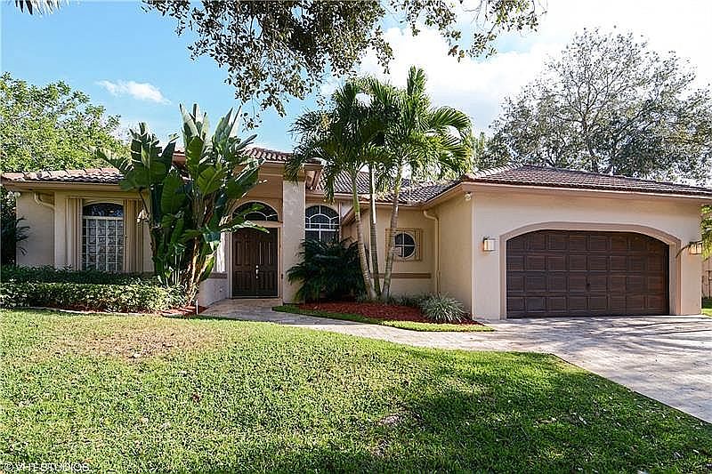 1st image of 2714 Oakbrook Dr