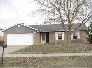 628 N Rambling Oaks, Moore, OK 73160