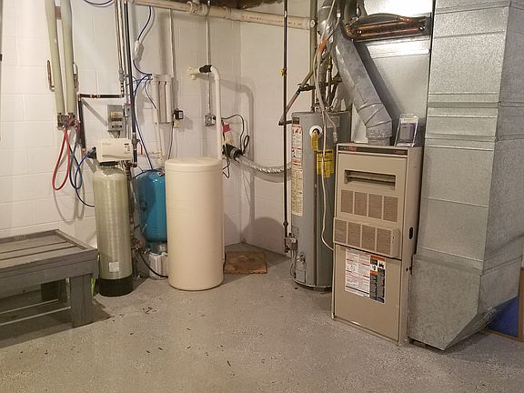 22' x 19'6" Basement