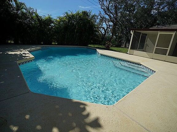 4th image of 4003 Woodsong Dr