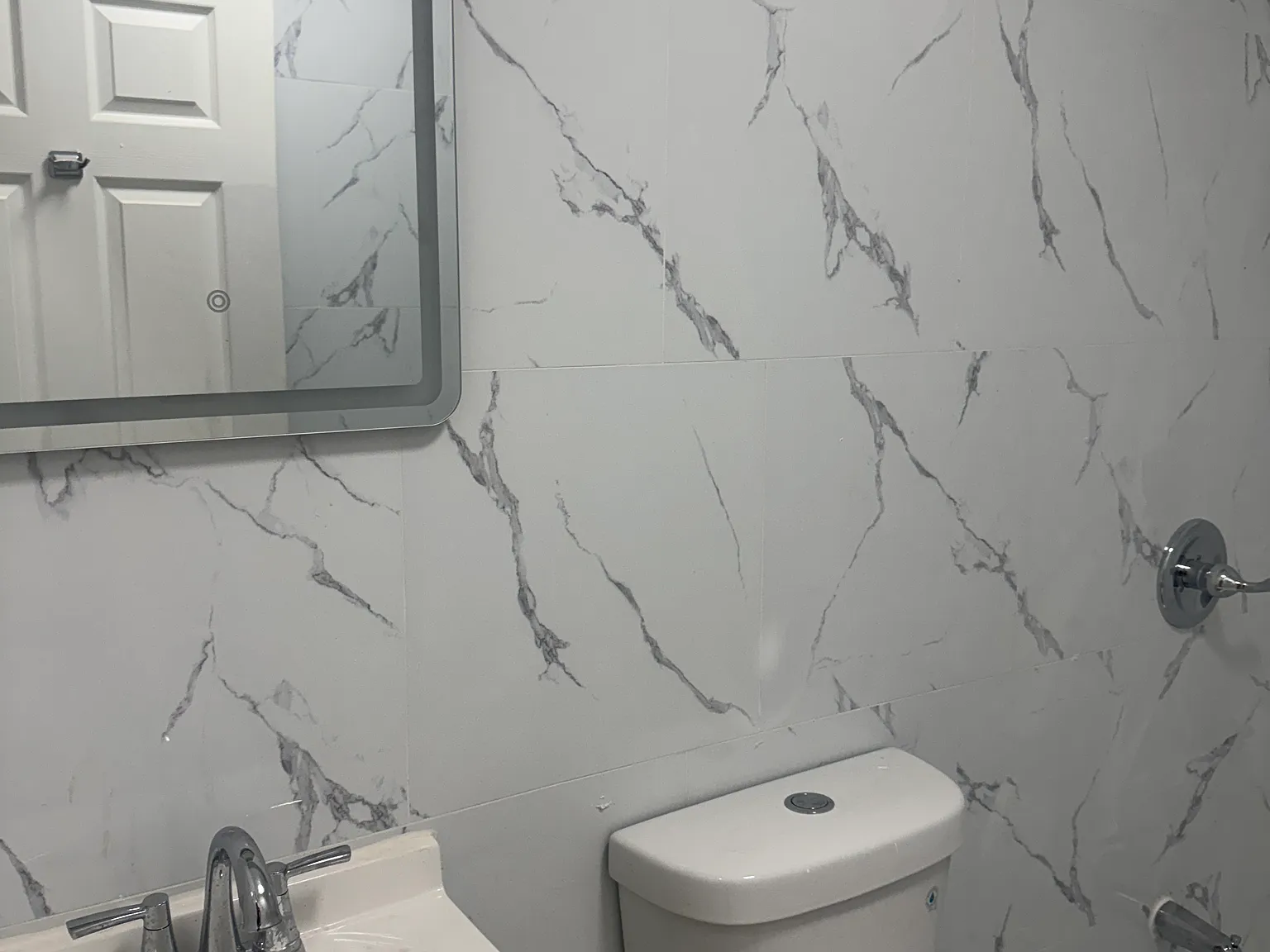 4 bed, $3,200 — Photo 1