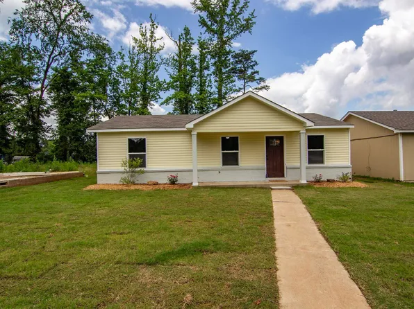 2304 Loop Acres Dr, Jacksonville, AR 72076